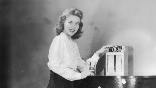 Lady with Buckley music box