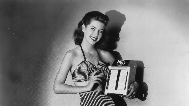 Lady with Buckley music box