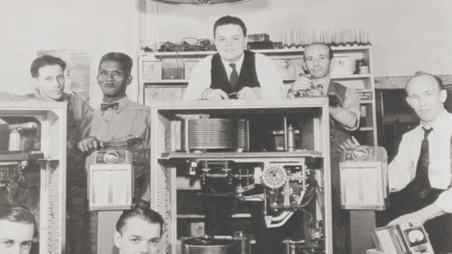 Buckley Music System Workers, Pat Buckley taking center stage
