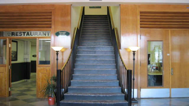 Wurlitzer Factory Lobby