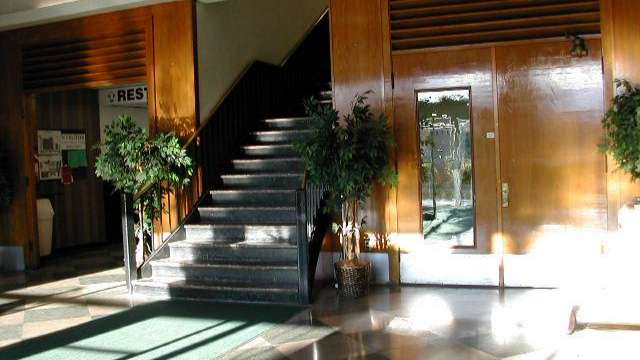 Wurlitzer Factory Lobby
